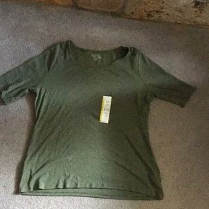 Green scoop neck pull over shirt. Elbow length sleeves. Soft.  NWT.